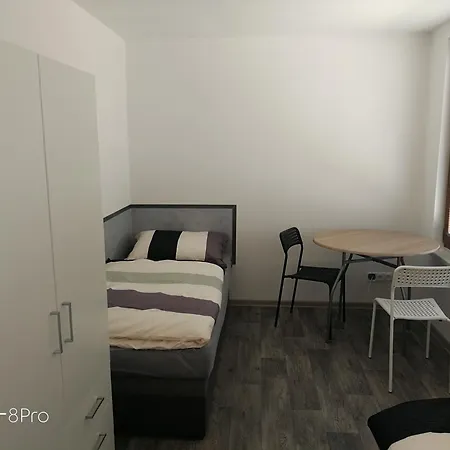 Zaluzi بيت للعطل